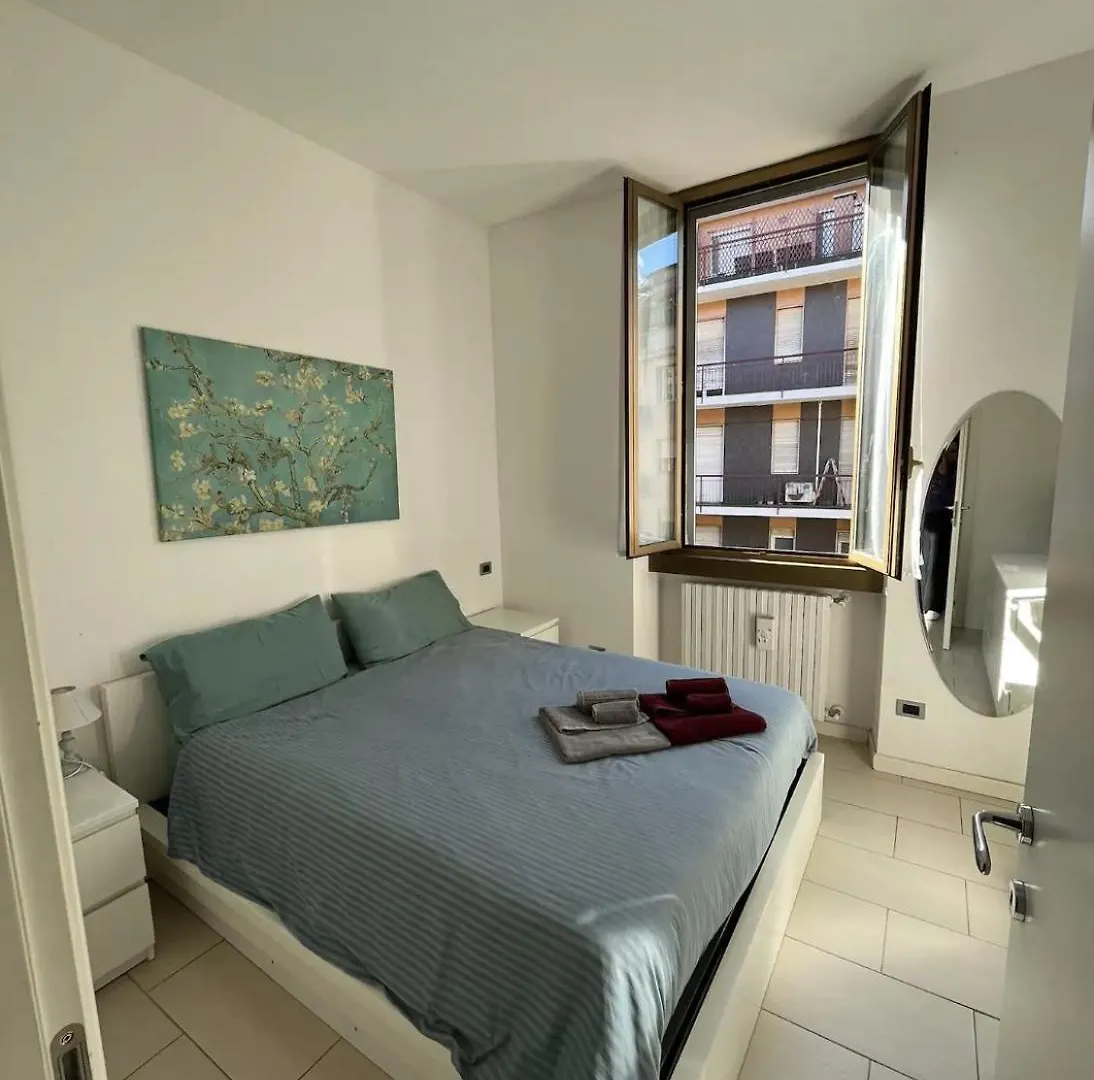 Entire House - Cute And Modern Flat, Very Well Connected To The City Center Milan Italy