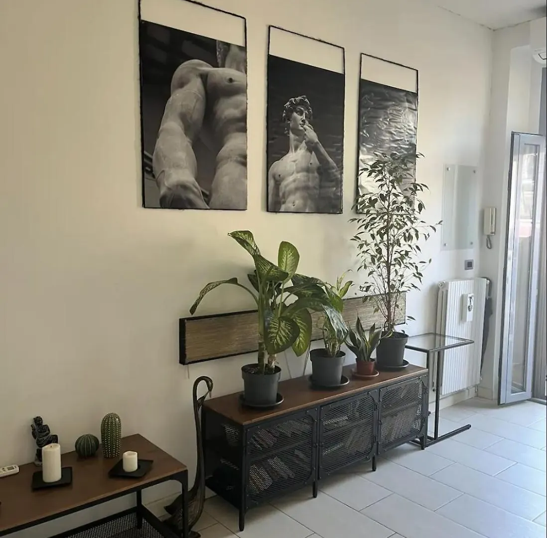 Entire House - Cute And Modern Flat, Very Well Connected To The City Center Milan